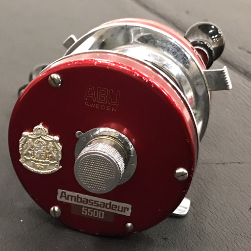 アブガルシア アンバサダー 5500 チェリーレッド ベイトリール